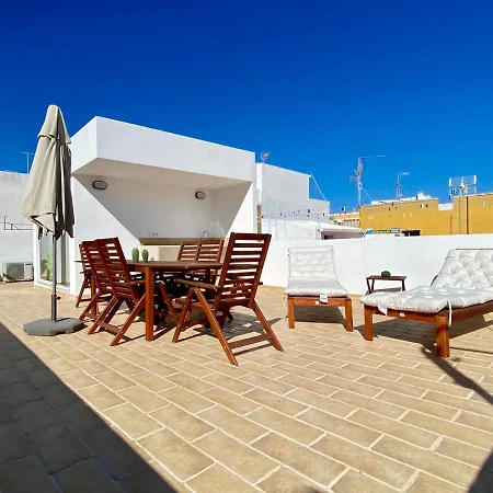 Tia Anica House I - With Terrace In Village Fuseta